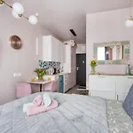 Mini Apartamenty Deluxe Metro Park Krzemieniecka